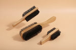 Brosse à barbe en bois naturel double face à poils - Vignette | Belle brosse