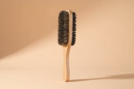 Brosse à barbe en bois naturel double face à poils - Vignette | Belle brosse