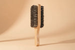 Brosse à barbe en bois naturel double face à poils - Vignette | Belle brosse