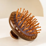 Peigne de massage en bois de santal - Vignette | Belle brosse